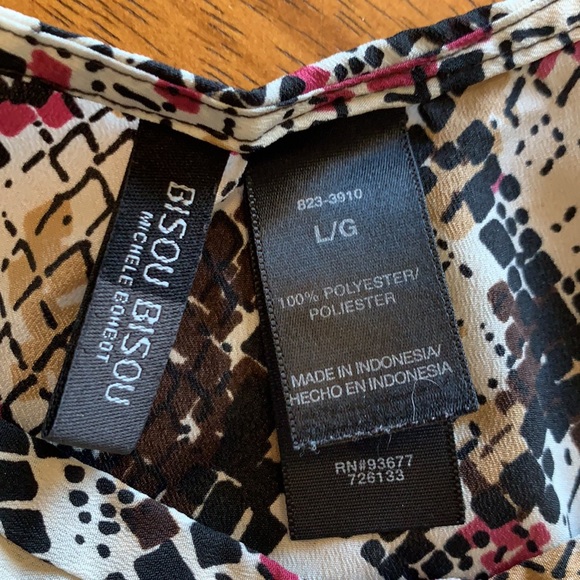 Bisou Bisou Button Detail Sleeveless Blouse - Picture 4 of 5